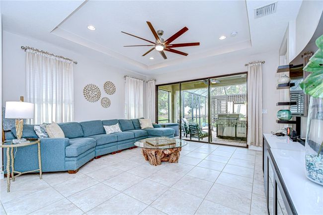 8433 Alberata Vista Dr, House other with 2 bedrooms, 2 bathrooms and null parking in Tampa FL | Image 15