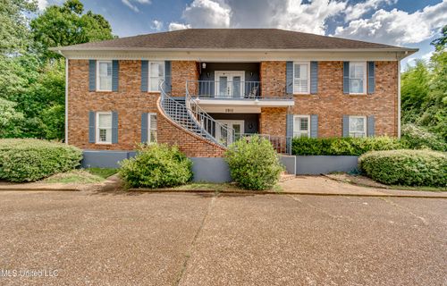 1911 Dunbarton Dr, Jackson, MS, 39216-5002 | Card Image
