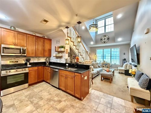 6409 Brookhaven Ct, Riverdale, NJ, 07457-1652 | Card Image