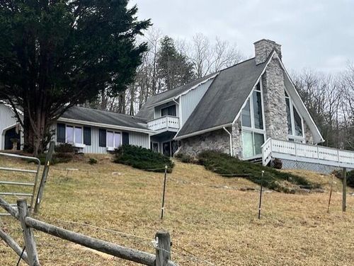 384 Easy Slope Ln, New Castle, VA, 24127-6700 | Card Image