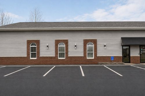 a-935 Boyson Ct, Hiawatha, IA, 52233-1219 | Card Image