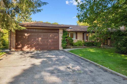 1095 Linbrook Rd, Oakville, ON, L6J2L2 | Card Image