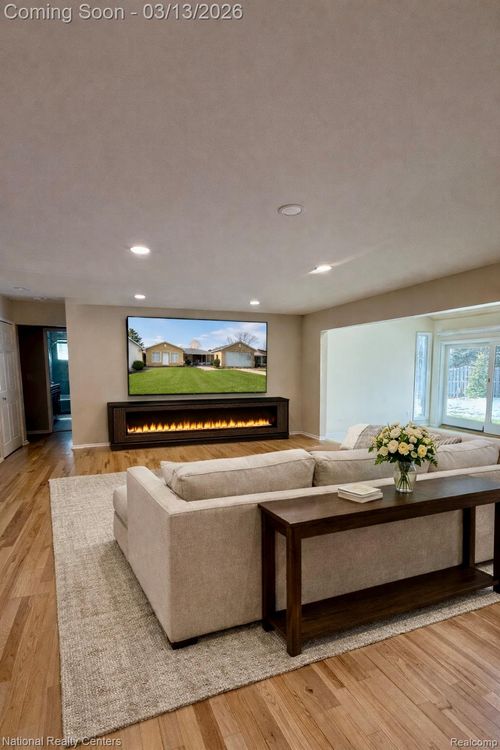 574 Herald St, Plymouth, MI, 48170-1537 | Card Image