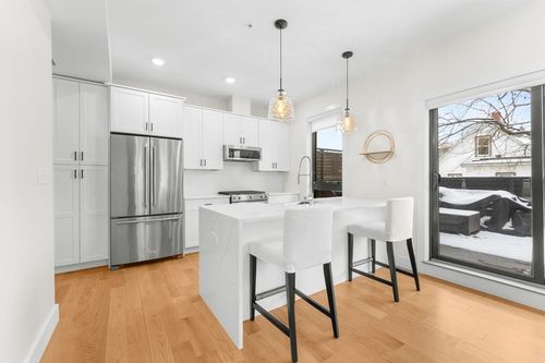 unit-202-13 Alpine St, Somerville, MA, 02144-2872 | Card Image