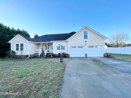 1705 Pine St, Elizabeth City, NC, 27909-3463 | Card Image