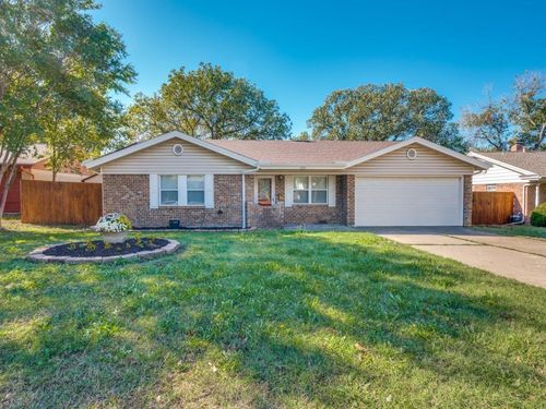 924 Blue Lake Drive, Fort Worth, TX, 76103 | Card Image