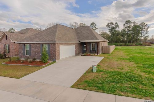 16006 Knoll Creek Ave, Baton Rouge, LA, 70817-1671 | Card Image