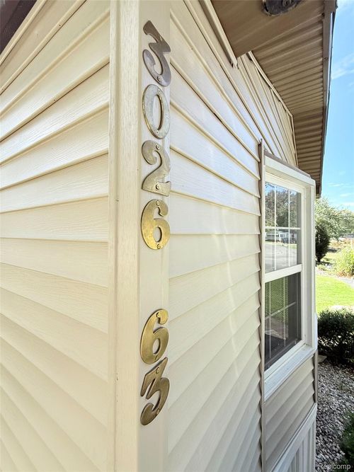 3026 Village Ln, Brooklyn, MI, 49230-9372 | Card Image