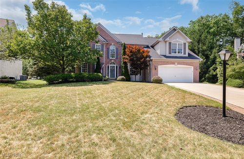 22140 Woodfield Trl, Strongsville, OH, 44149-9251 | Card Image