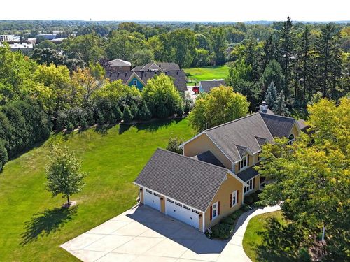 1405331 Saint Andrews Cir, Menomonee Falls, WI, 53051-6845 | Card Image