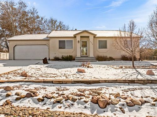 570 S Bellflower Dr, Pueblo West, CO, 81007-2881 | Card Image
