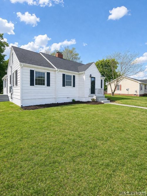 505 Turner Ln, Emporia, VA, 23847-2729 | Card Image