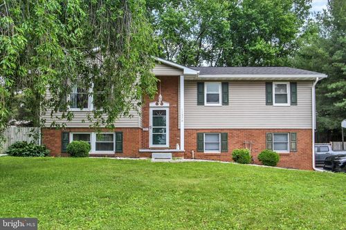 11576 Old Forge Rd, WAYNESBORO, PA, 17268-9364 | Card Image