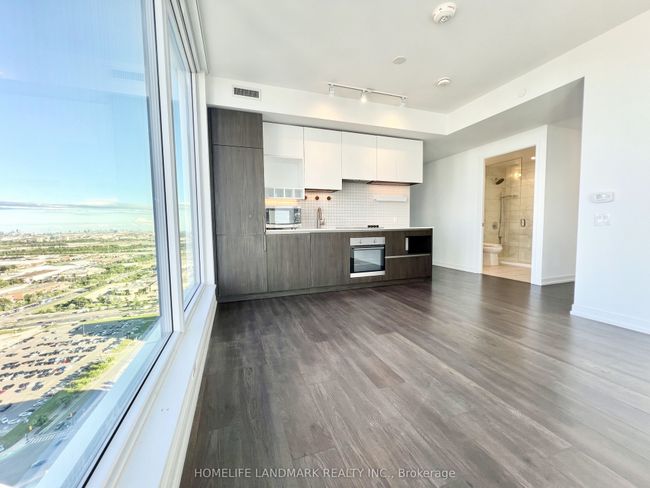 3702 - 5 Buttermill Ave, Condo with 3 bedrooms, 2 bathrooms and null parking in Vaughan ON | Image 19