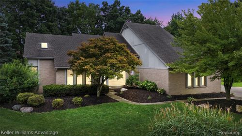 24454 Redwing Dr, Novi, MI, 48374-4005 | Card Image