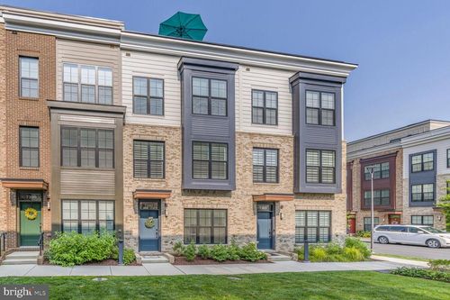 7397 Blade Dr, FALLS CHURCH, VA, 22042-3226 | Card Image