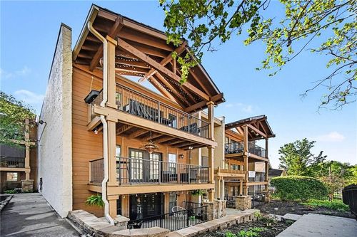 107-4727 Jarboe St, Kansas City, MO, 64112-1351 | Card Image