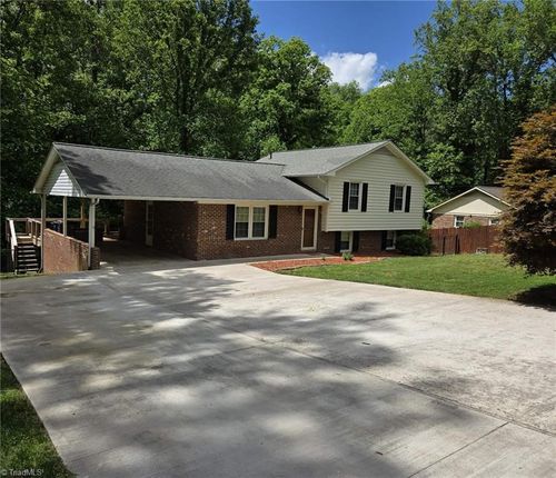 1542 Overlook Dr, Wilkesboro, NC, 28697-2610 | Card Image
