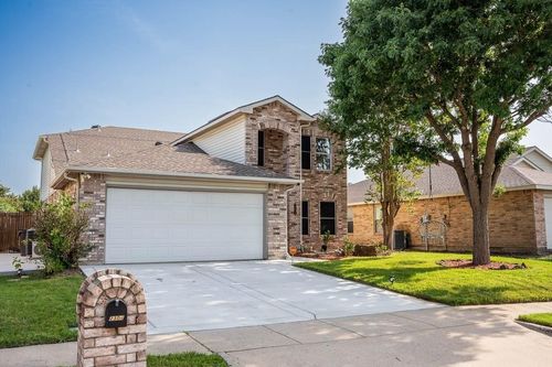 2304 Red Oak Dr, Little Elm, TX, 75068-5713 | Card Image