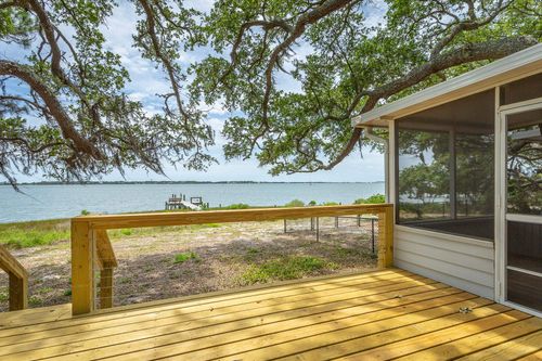632 Mariner Cir, ALLIGATOR POINT, FL, 32346-5120 | Card Image