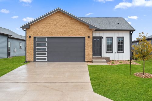 2029 Applewood Dr, Lockhart, TX, 78644-5286 | Card Image