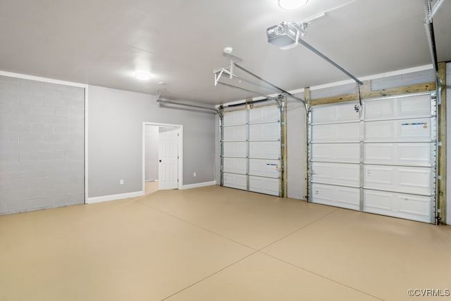 Oversized side entry garage | Image 25