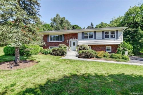 55 Montebello Rd, Suffern, NY, 10901-3830 | Card Image