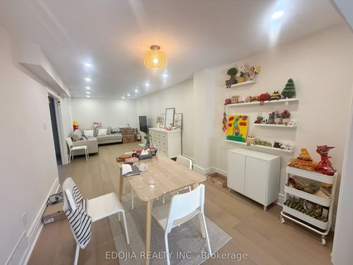 104 Goodwood Dr, Markham, ON, L3S2K7 | Card Image