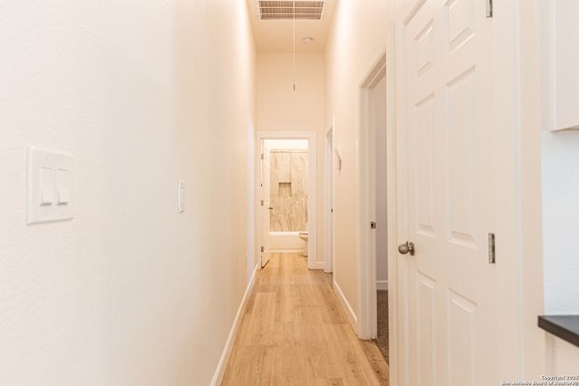 APT-2 - 407 S Pinto St, House other with 2 bedrooms, 1 bathrooms and null parking in San Antonio TX | Image 25