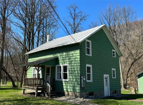 32 W Center St, Mc Graw, NY, 13101-9473 | Card Image