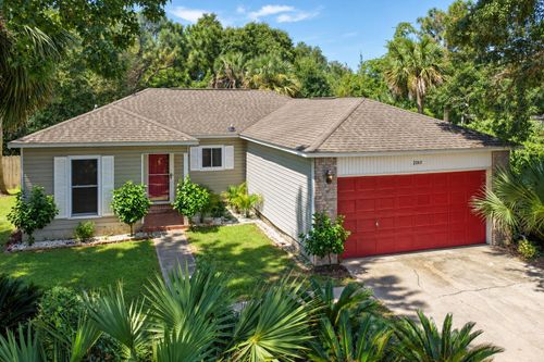 2005 Commodore Dr, Navarre, FL, 32566-7633 | Card Image