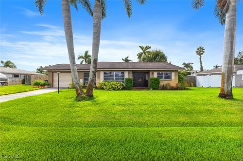 2424 Kent Ave, Fort Myers, FL, 33907-5806 | Card Image