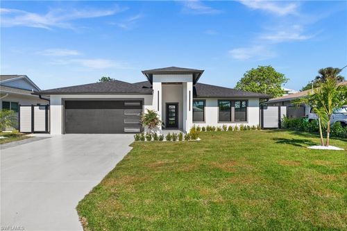 135 Tahiti Cir, NAPLES, FL, 34113-4009 | Card Image