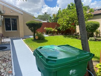 2460 Sw 85th Ave, House other with 3 bedrooms, 3 bathrooms and null parking in Miramar FL | Image 2