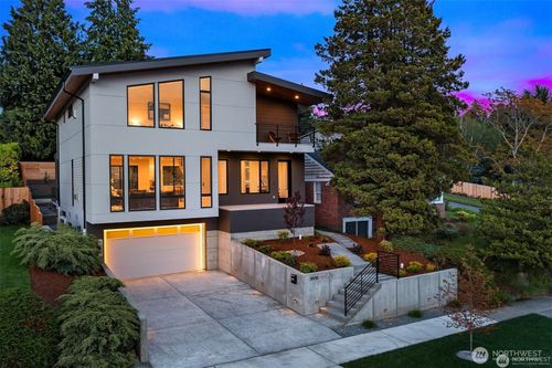 3606 32nd Ave W, Seattle, WA, 98199-1661 | Card Image