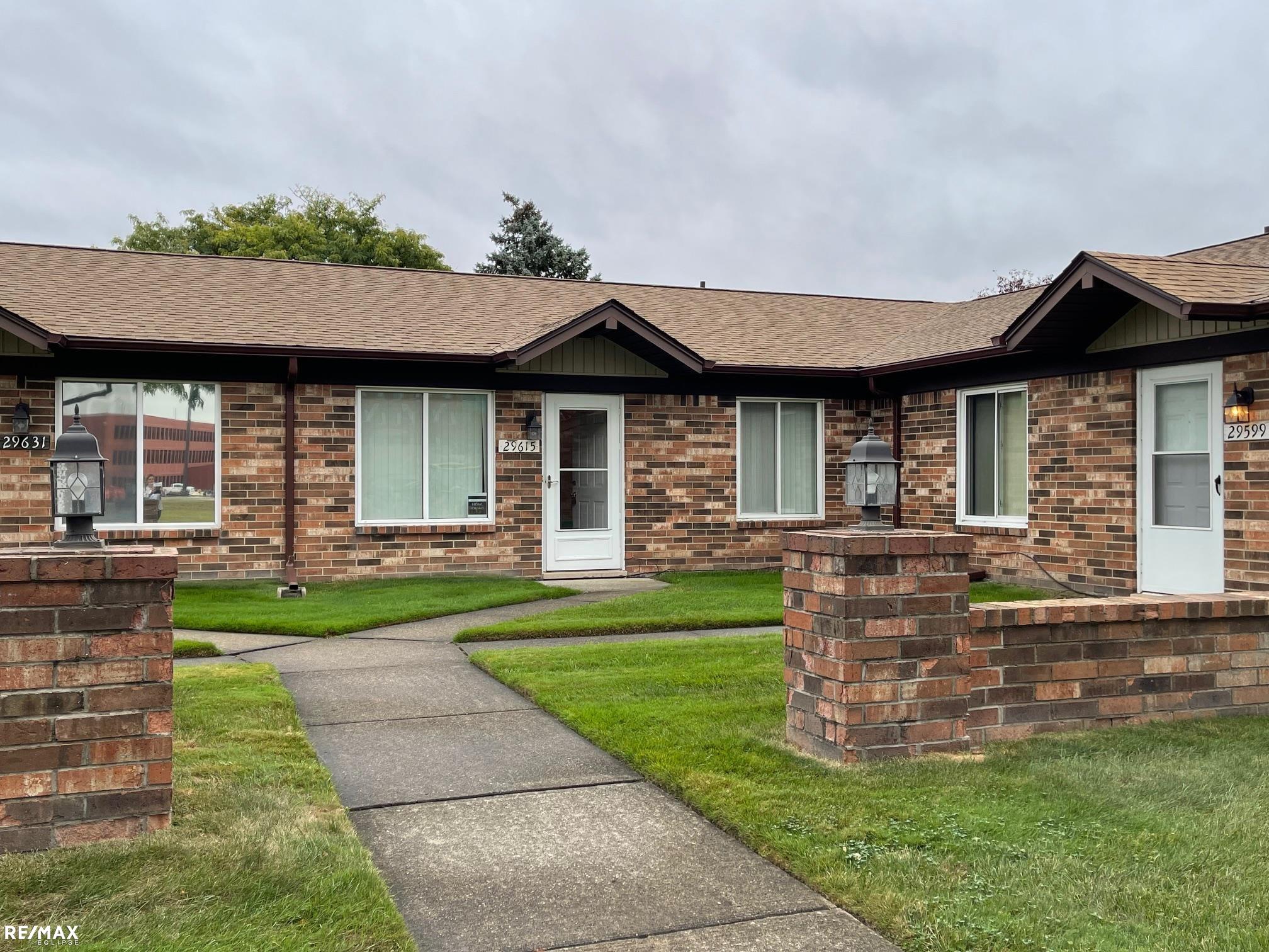 Park Place Dr, Warren, MI 48093
