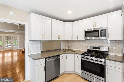 35 N State Rd, UPPER DARBY, PA, 19082-1610 | Card Image