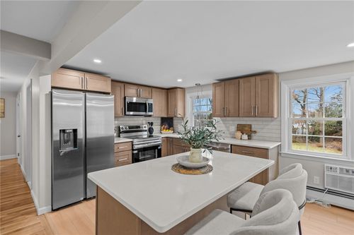 45 Valley View Dr, Cumberland, RI, 02864-2037 | Card Image