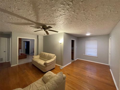 4403 Trailwood Dr, San Antonio, TX, 78228-1837 | Card Image