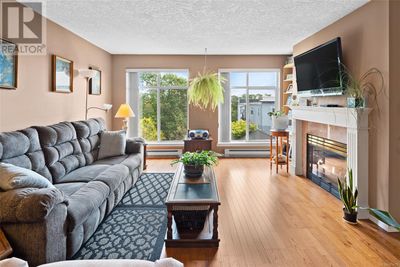 406 - 2511 Quadra St, Condo with 2 bedrooms, 2 bathrooms and 1 parking in Victoria BC | Image 2