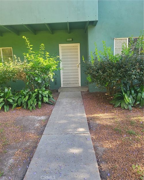 5148 Village Grn, Los Angeles, CA, 90016-5206 | Card Image