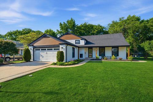 12 W Pickwick Rd, Arlington Heights, IL, 60005-3753 | Card Image