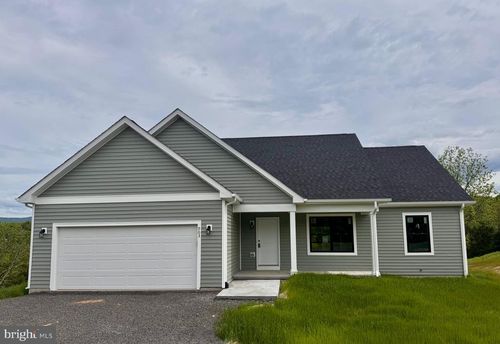 903 Point Dr, PETERSBURG, WV, 26847-8018 | Card Image