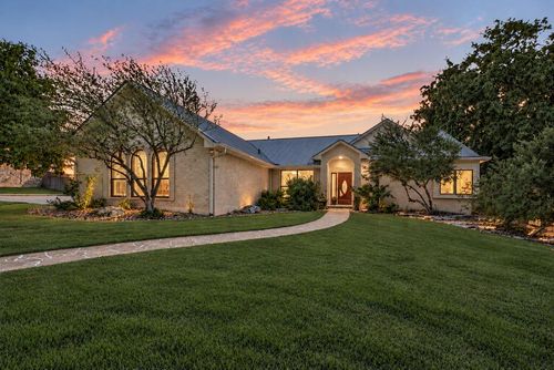 120 Stone Frst, Fredericksburg, TX, 78624-6784 | Card Image