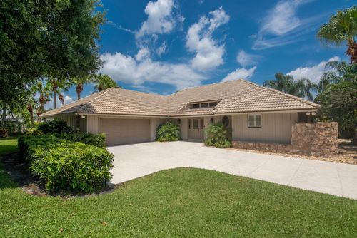 13 Balfour Rd W, Palm Beach Gardens, FL, 33418-7024 | Card Image