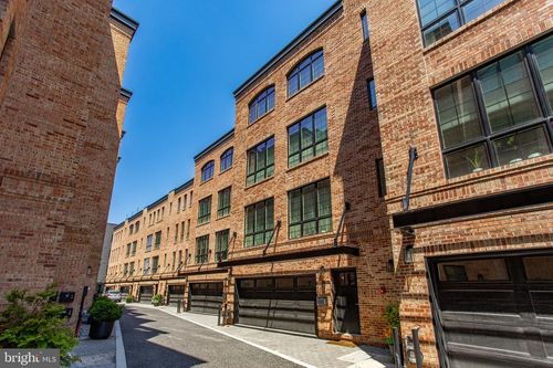 2411 Innovator Way, PHILADELPHIA, PA, 19146-2281 | Card Image