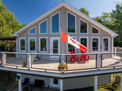 90 Orchard St, Mahone Bay, NS, B0J2E0 | Card Image
