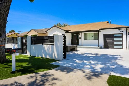 /7523 Milwood, Canoga Park, CA, 91303 | Card Image