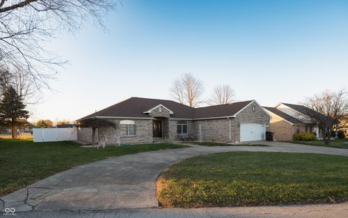 62 Bittersweet Ct, Seymour, IN, 47274-8499 | Card Image