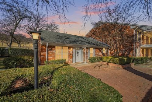 907 Roaring Springs Road, Fort Worth, TX, 76114 | Card Image